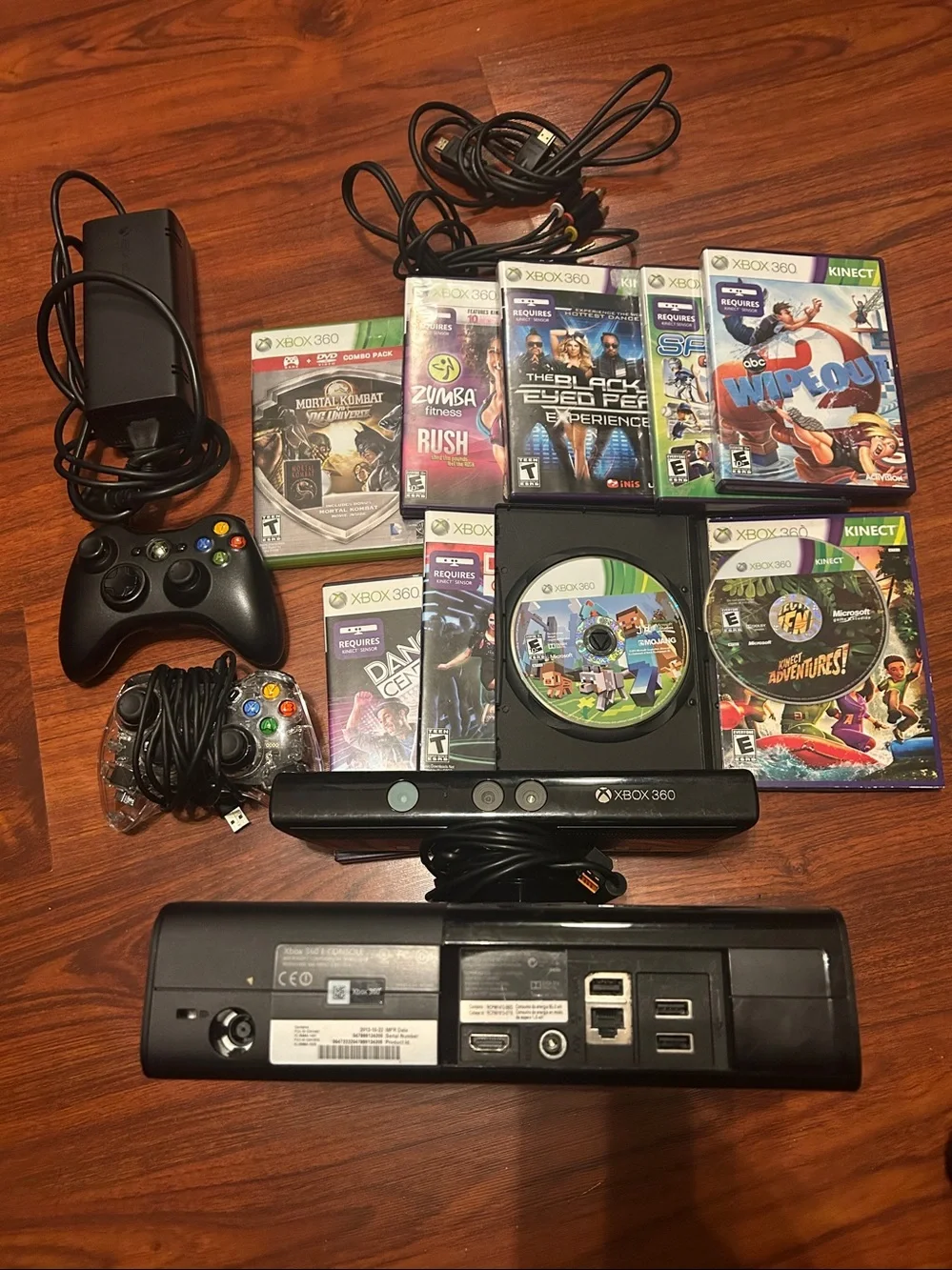 Microsoft Xbox 360 E Console Bundle - Kinect, 2 Controllers, Minecraft & 8 Games